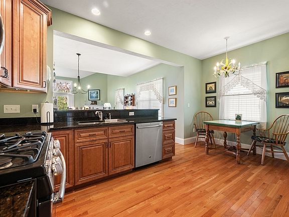 3rd image of 96 Walden Way #52