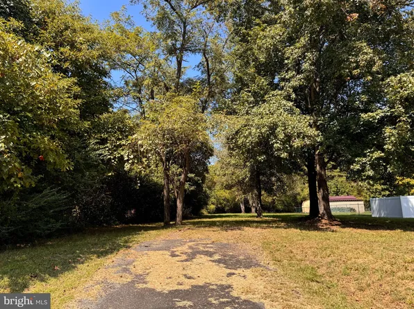 Stonewall Jackson Rd, Woodford, VA 22580