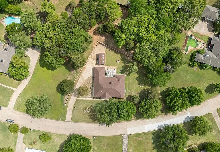 1013 Alamo Dr — Photo 9