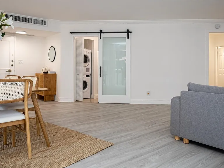 5161 Collins Ave #812 — Photo 28