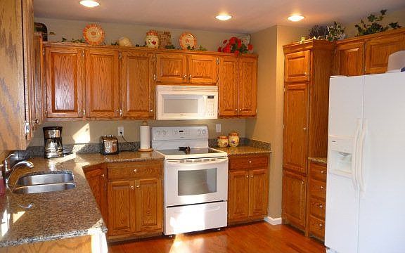 5th image of 5102 Willowby Dr
