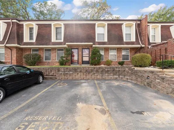 4357 Chateau De Ville Dr, Saint Louis, MO 63129