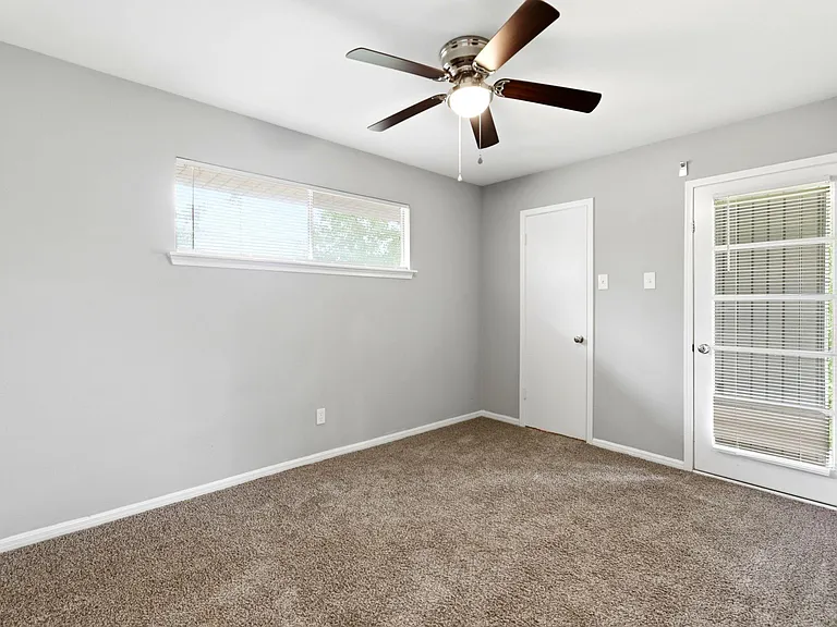 7902 Lichen Ln — Photo 36