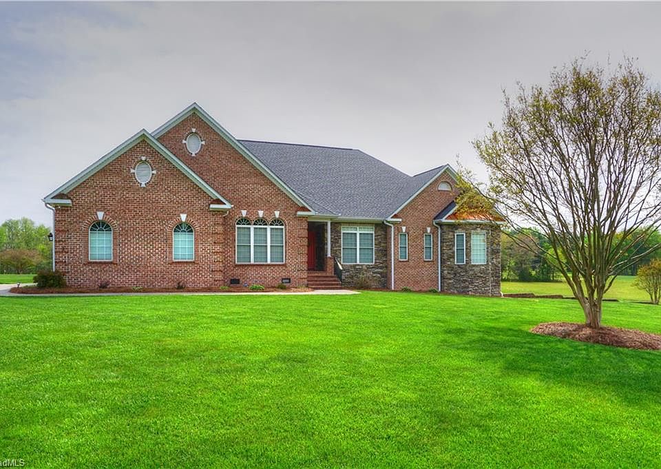 1st image of 124 Will Taylor Ln