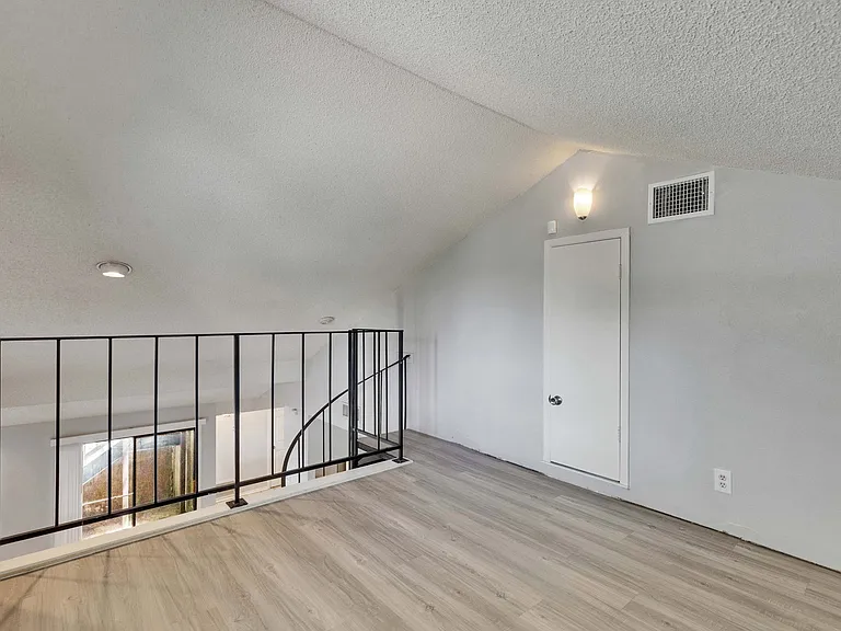 1714 Timber Ridge Dr — Photo 16