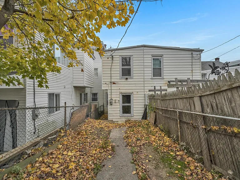 1323 W Norwegian St — Photo 18