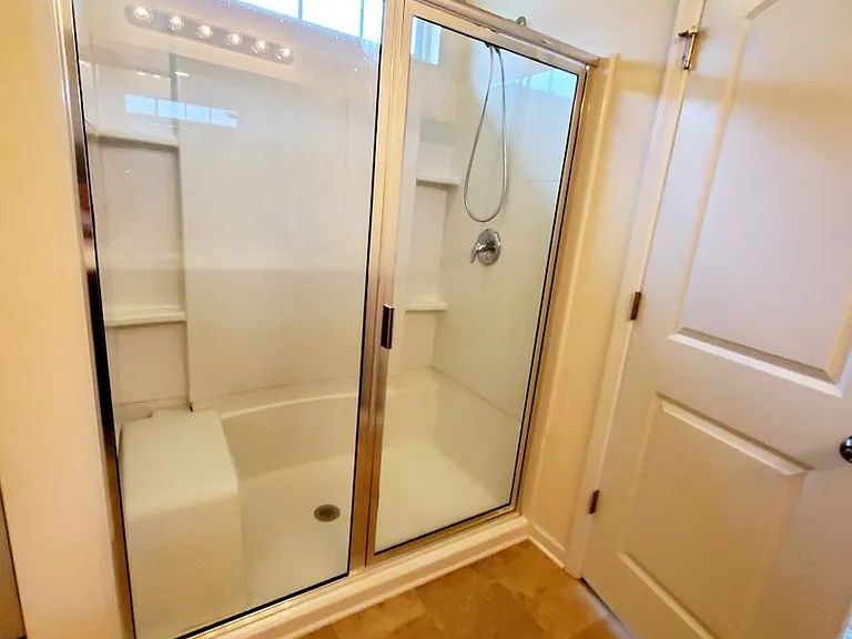 504 Cedar Lakes Dr — Photo 23