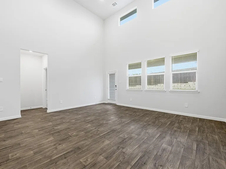 129 Briggs Ln — Photo 11
