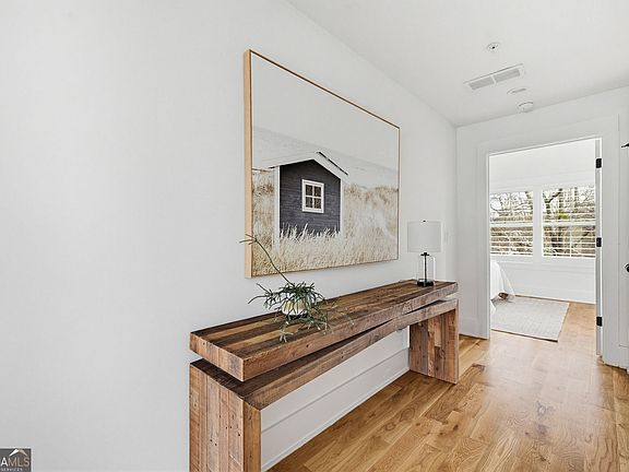 4th image of 109 Mead Rd