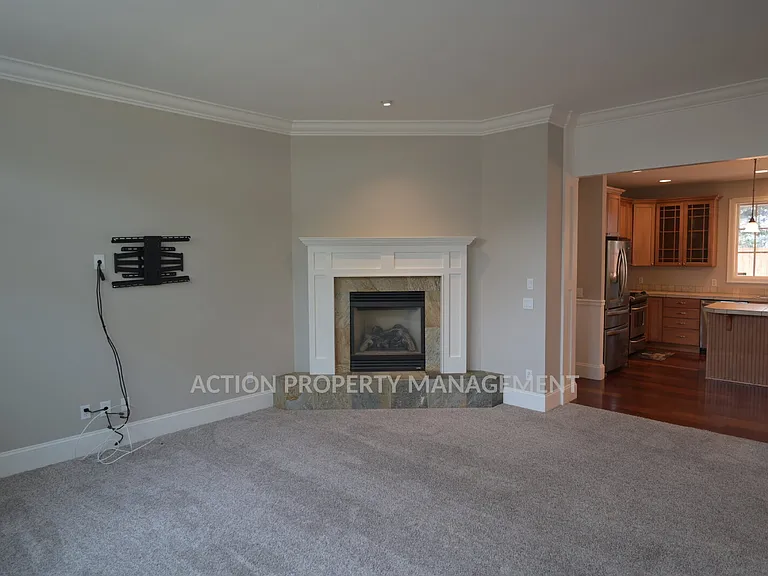 103 E Cobblestone Ln — Photo 12