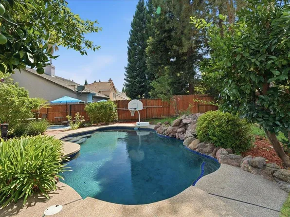 306 Turn Pike Dr, Folsom, CA 95630