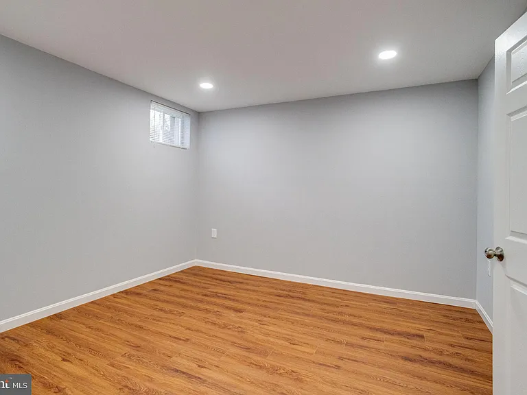 1359 Raleigh Dr — Photo 45