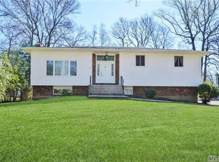 3 Fernwood Dr, Commack, NY 11725