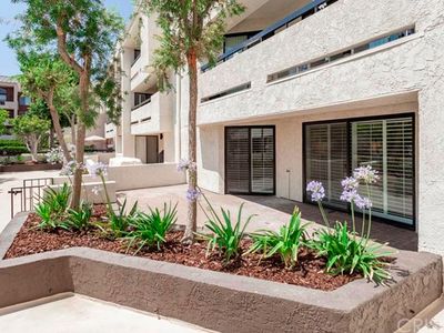 21650 Burbank Blvd UNIT 105, Woodland Hills, CA, 91367