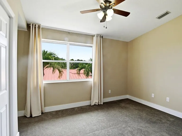 101 Mill Pond Ln — Photo 13