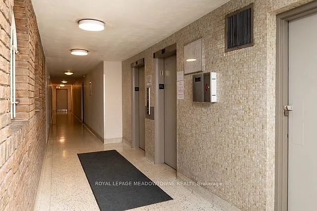 1017 Seneca Ave #508 — Photo 6