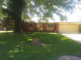 2543 S Pickwick Ave, Springfield, MO 65804