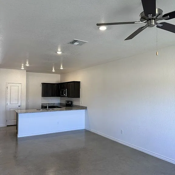 1214 Lehmann Dr #B — Photo 7