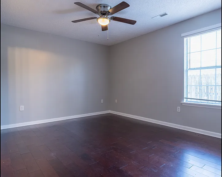 120 Tonyota Ct — Photo 3