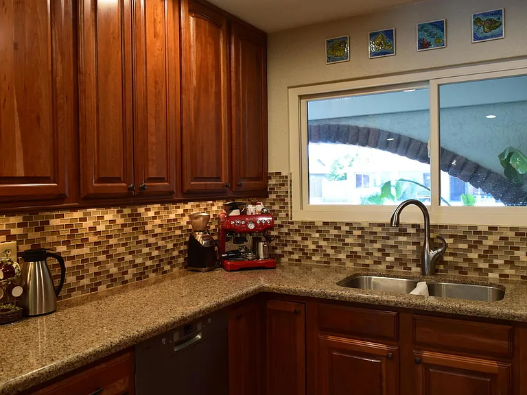 4532 W Corrine Dr — Photo 9