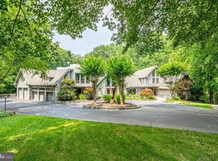 536 Springvale Rd, Great Falls, VA 22066