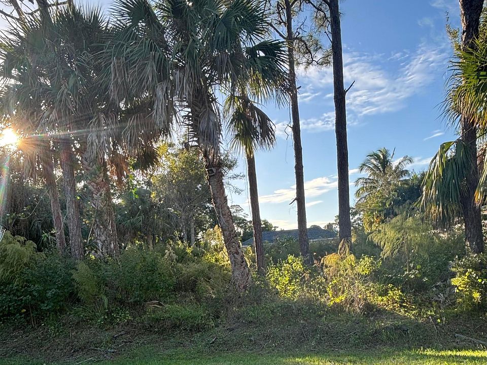 2nd image of 5913 Raintree Trail Trail