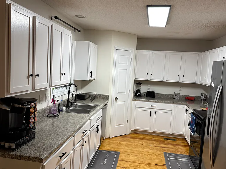 411 Fletcher Ln — Photo 37