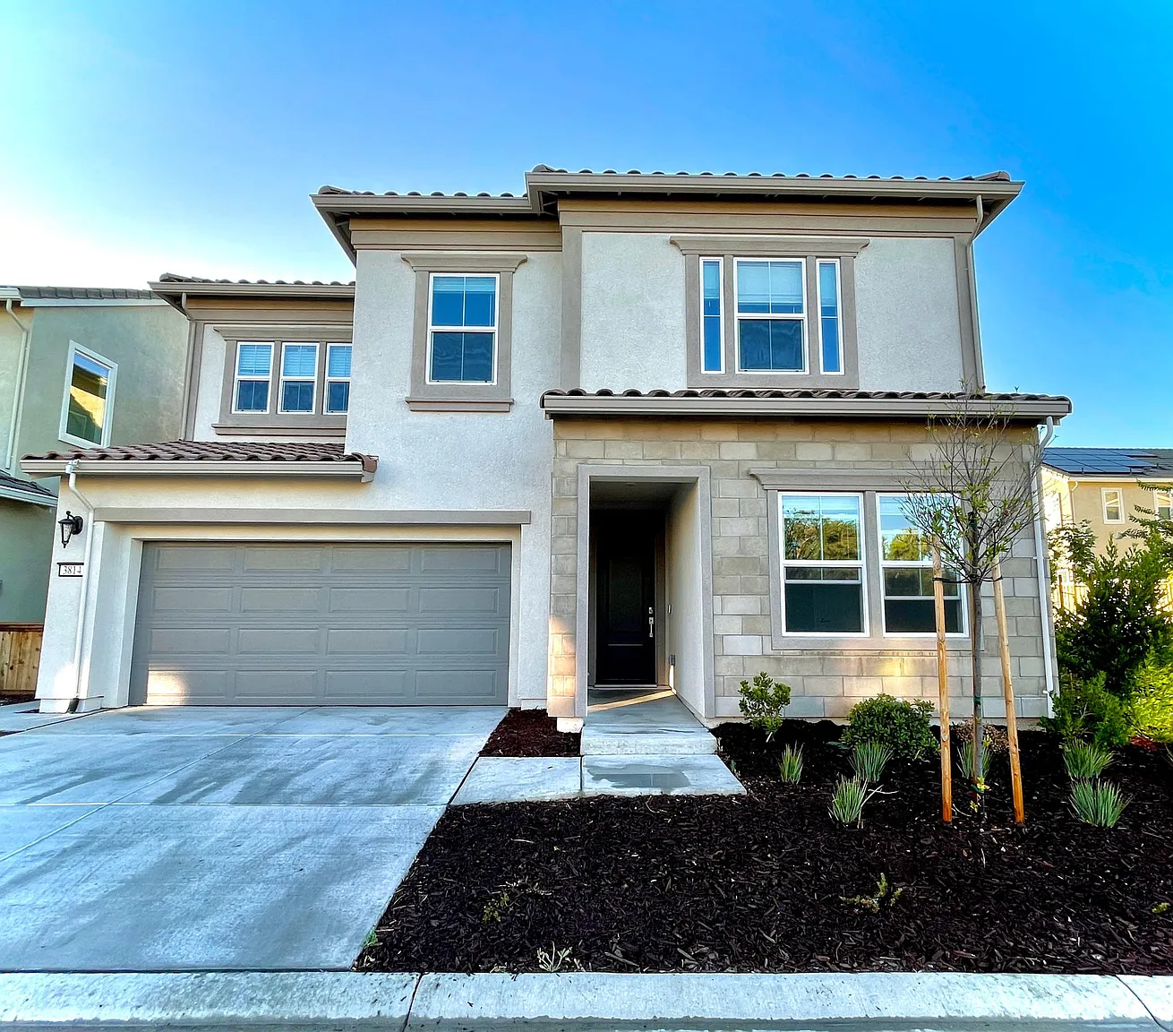 3814 Ponderosa Pine Ln photo 1