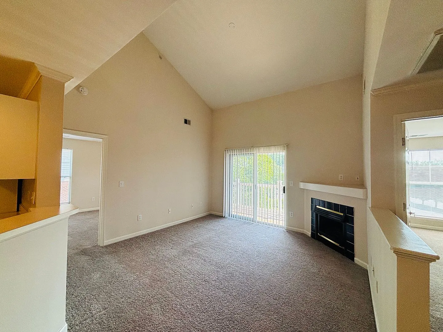 2 Bedroom 2 Bath Condo with Loft — Photo 2