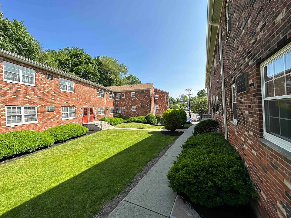 Jamestown Apartments