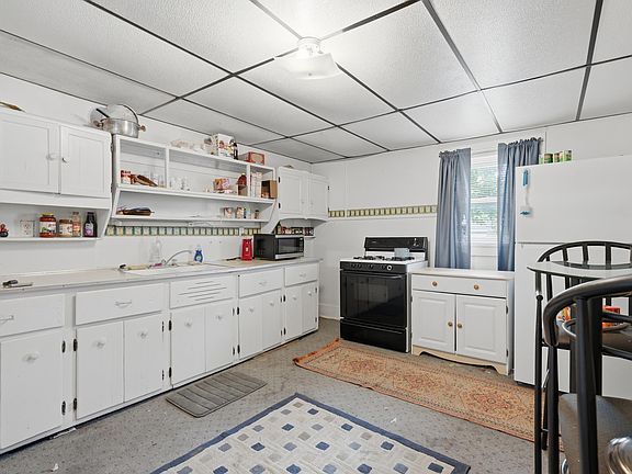 5th image of 341 W 15th St