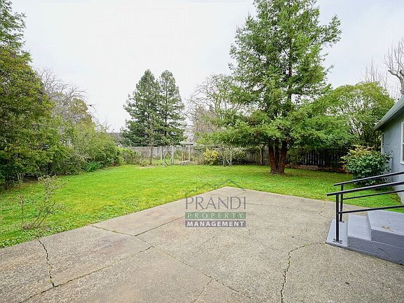 3rd image of 740 Bradley Ave
