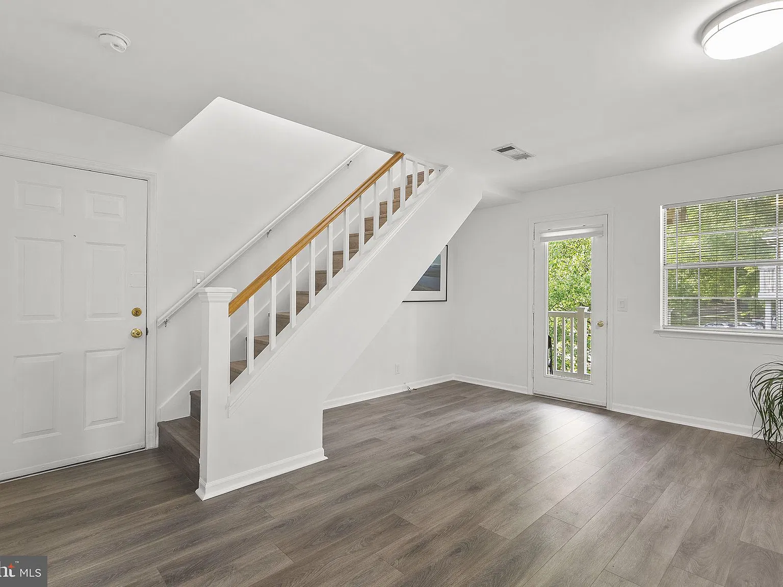 1 bed, 1.0 bath, 820 sqft, $2,200 — Photo 3