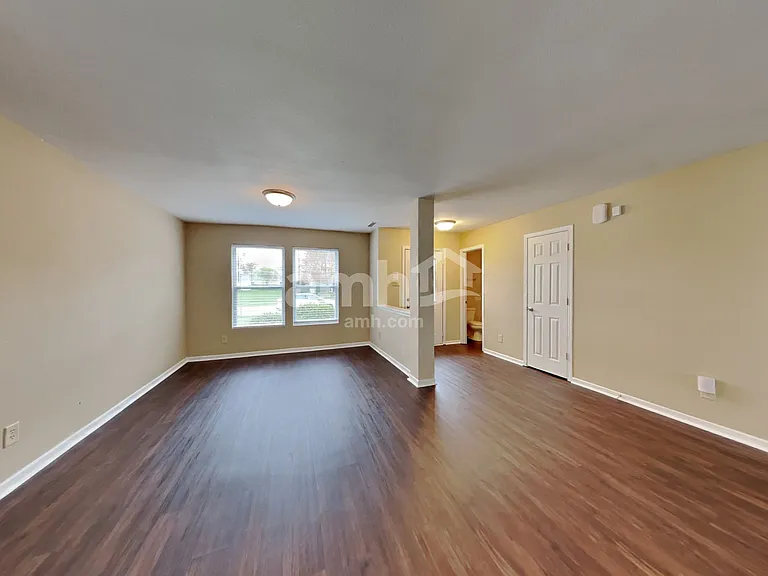 10522 McClain Dr — Photo 9