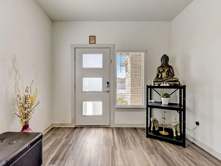 109 Cupreata Ln — Photo 8