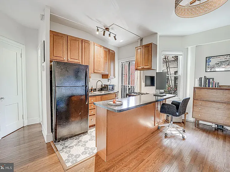 1705 P St NW #33 — Photo 3
