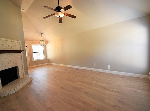 3rd image of 2326 Cuesta Ln