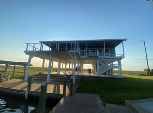 125 Marlin Ln, Freeport, TX 77541
