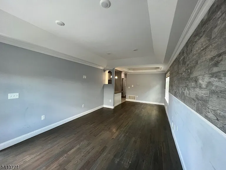 454 3rd Ave — Photo 5