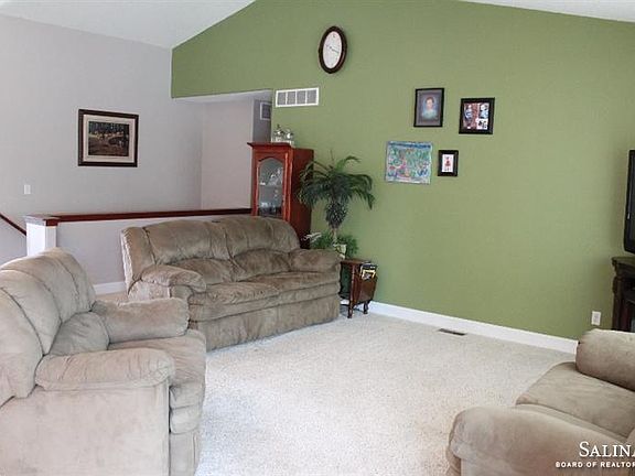 3rd image of 2638 Quail Hollow