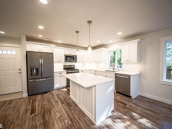 Crown Molding on Cabinets