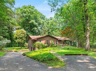 99 Dogwood Rd, Hopewell Junction, NY 12533