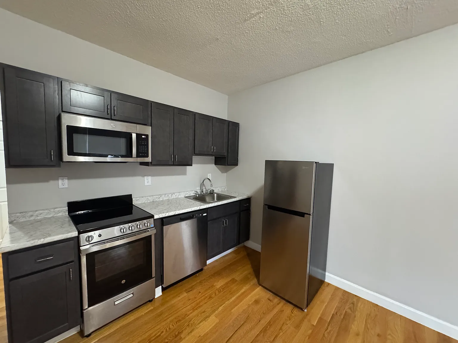 1124 Commonwealth Ave — Photo 4