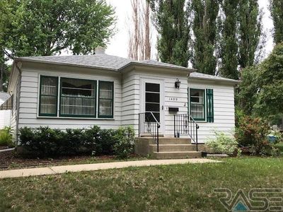 1409 E 24th St, Sioux Falls, SD, 57105