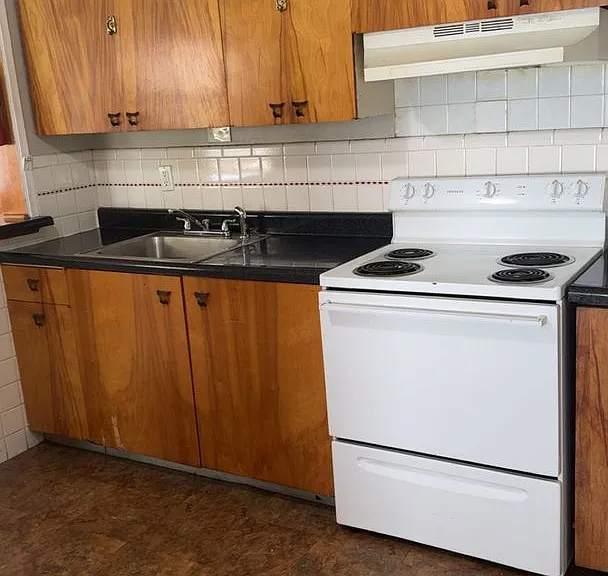 1906 Bainbridge Dr — Photo 12