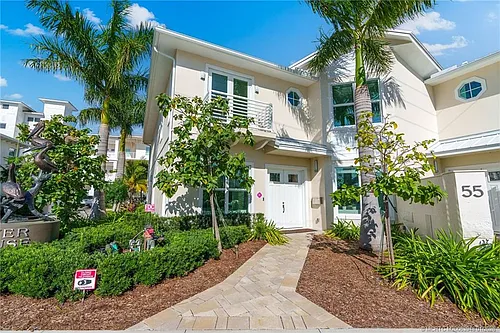 55 SE Seminole St #1-A Photo 1