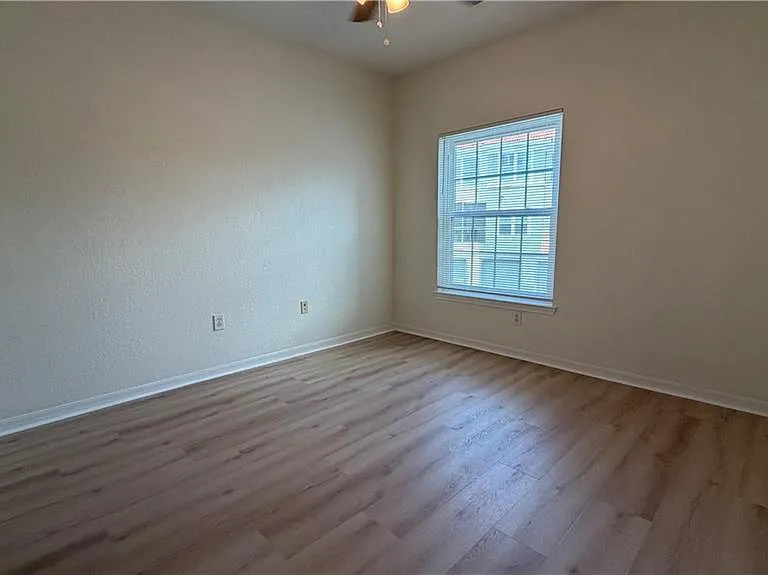 23500 Walden Center Dr #210 — Photo 11