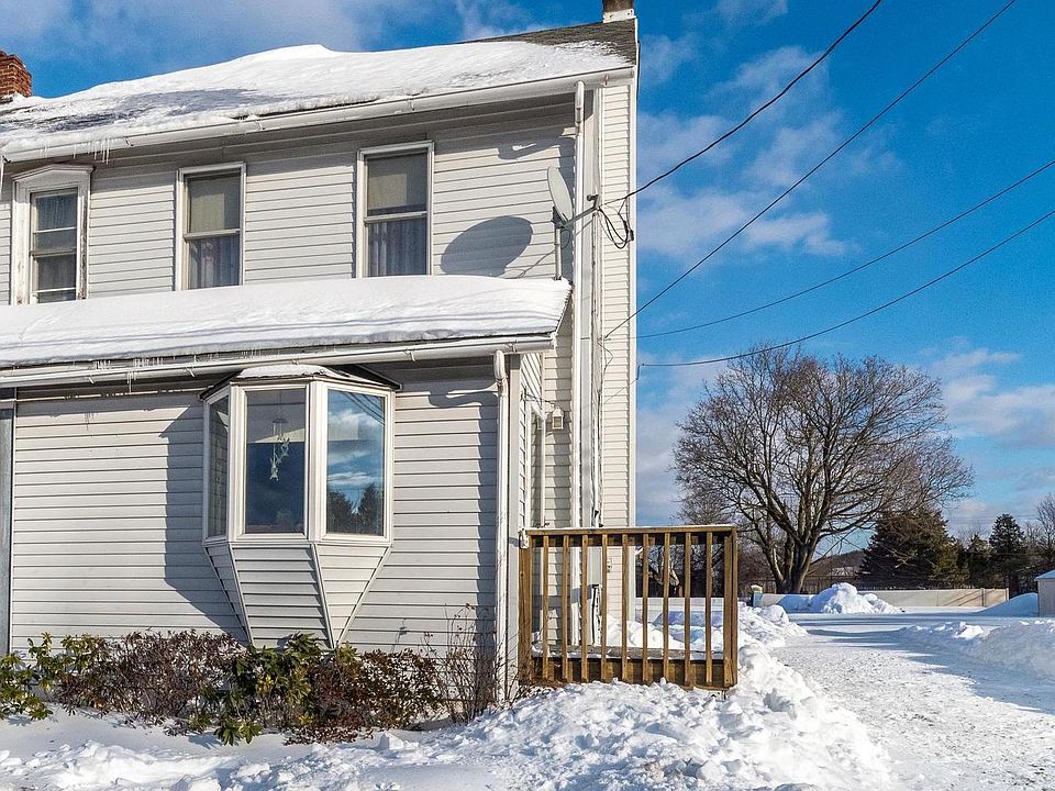 1st image of 814 Ridge Rd