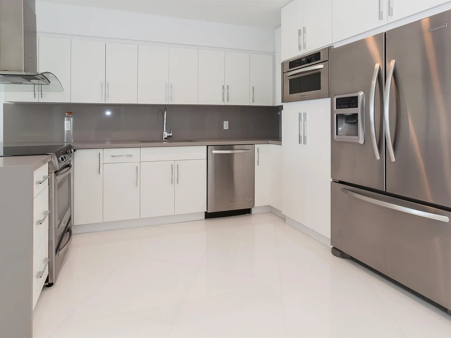 5161 Collins Ave #1718 Seacoast - 1 — Photo 3