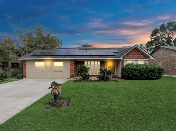 712 Meadowick Dr, Baytown, TX 77521